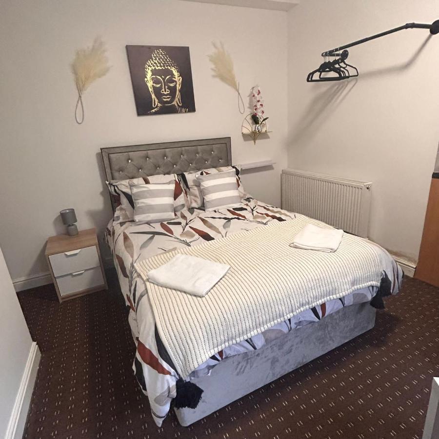 Bv Charming Studio With Free Private Parking, 10 Minutes From Town Centre Daire Huddersfield Dış mekan fotoğraf